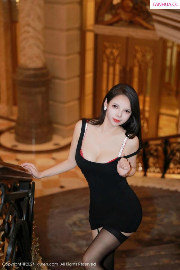   [XiuRen]高清写真图 2024.12.25 No.9655 大美妞儿 黑丝美腿第8张图片